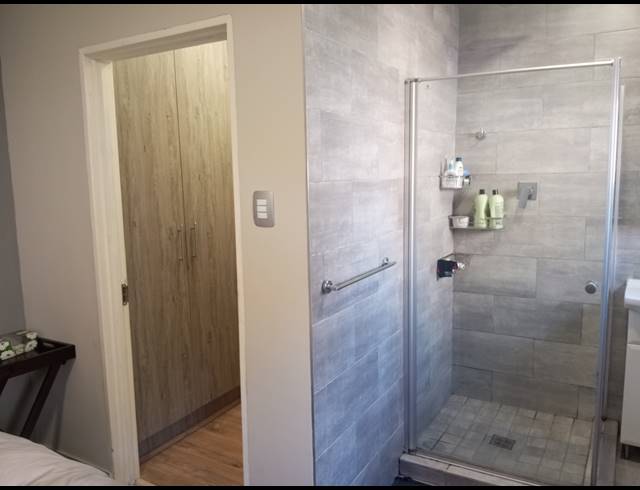 1 BEDROOM FLAT TO LET IN NOORDHEUWEL